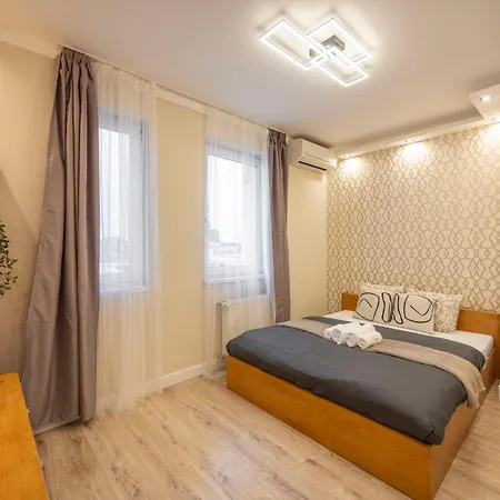 Lejlighed Exclusive Duplex Penthouse In The Heart Of *